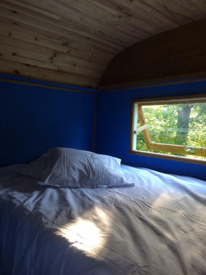 Les Roulottes De L'Airou Hotel Beauchamps  Kültér fotó