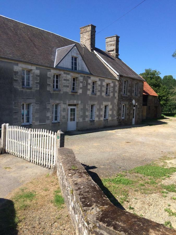 Les Roulottes De L'Airou Hotel Beauchamps  Kültér fotó